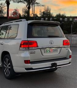 تويوتا لاندكروزر